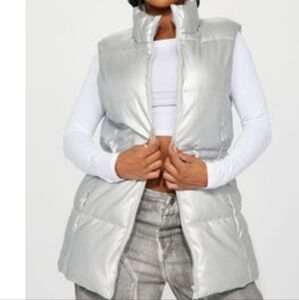 NWT Silver Puffer Vest - Fashion Nova - Medium